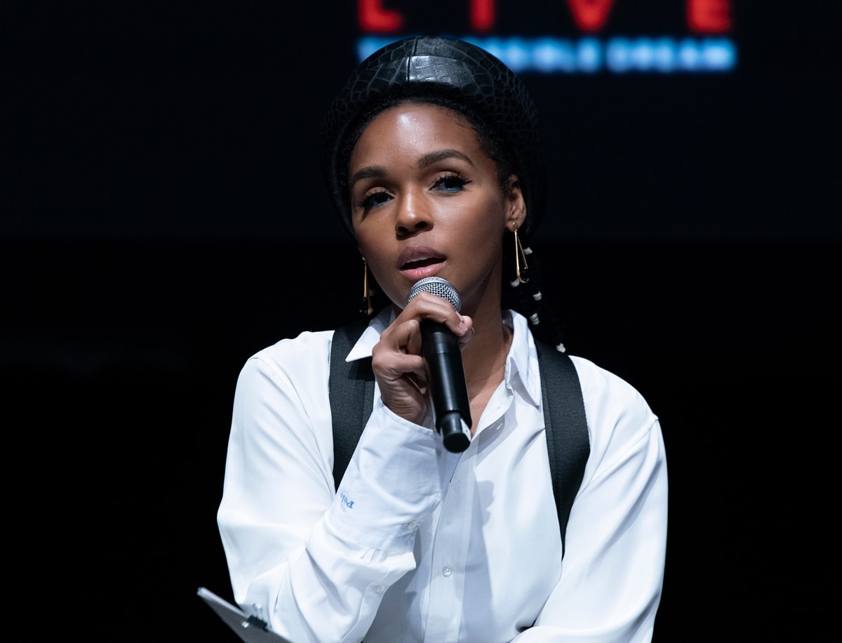 Janelle Monáe got her big break in 2005 when she performed Roberta Flack's "Killing Me Softly With His Song" at an open mic night with Big Boi in the audience