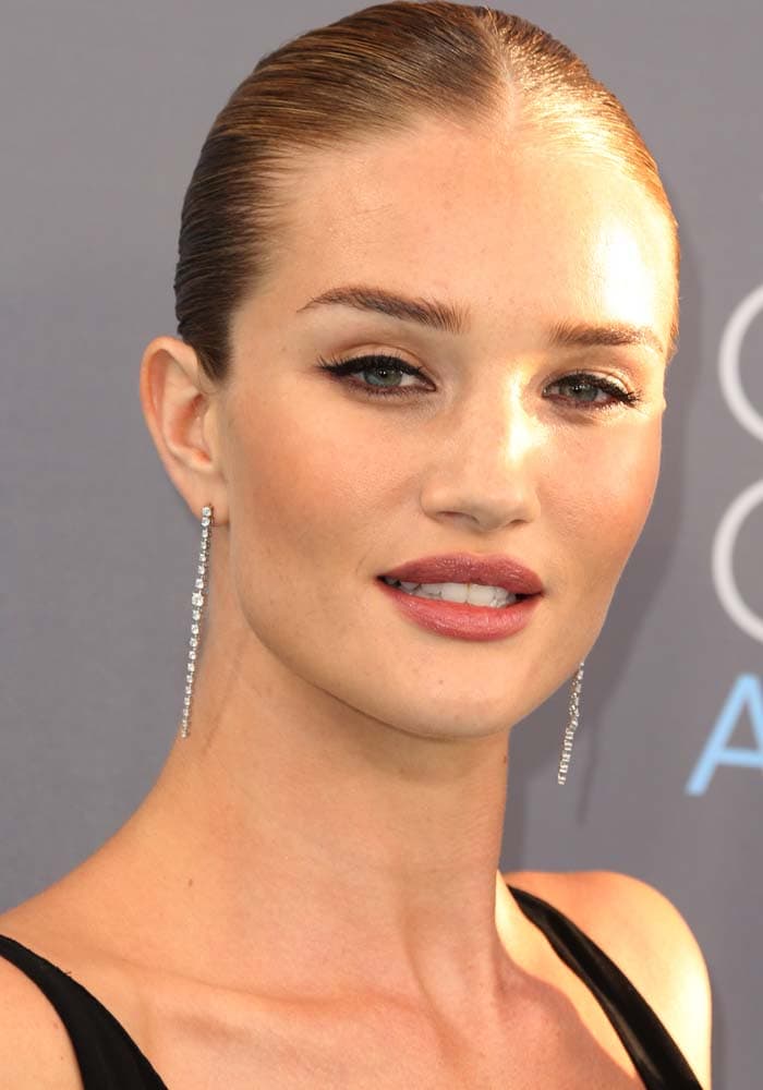 Rosie Huntington-Whiteley wears her hair back at the 21st Annual Critics' Choice Awards held Jan. 17, 2016 in Santa Monica