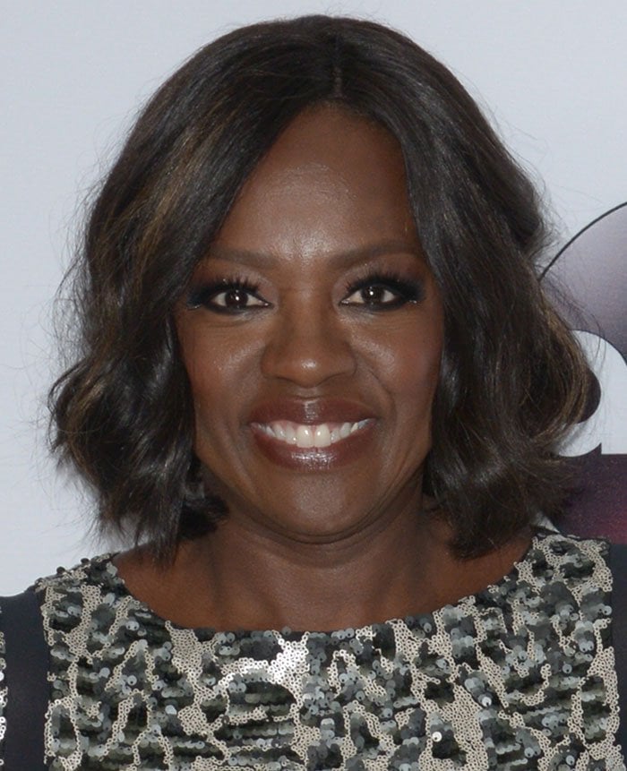 Viola Davis wore her short hair in soft, tousled waves and kept her makeup radiant with neutral tones