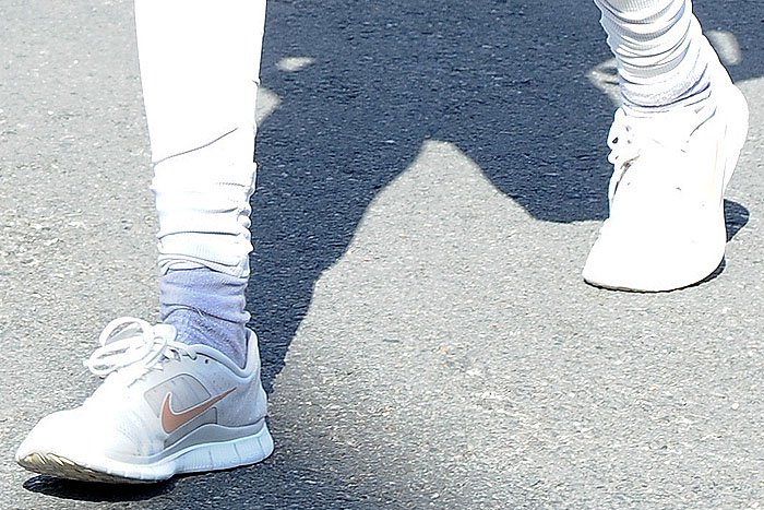 Bella Hadid's white Nike sneakers and socks