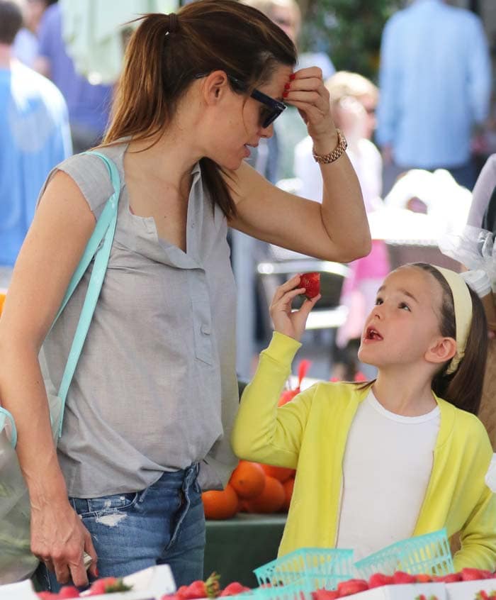 Jennifer Garner takes her daughter Seraphina with her as the two enjoys some lovely mother-daughter quality time