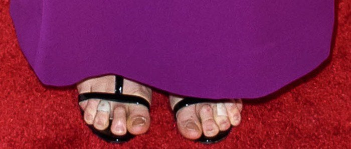 Karlie Kloss shows off her pedicure, or lack thereof, in Manolo Blahnik sandals
