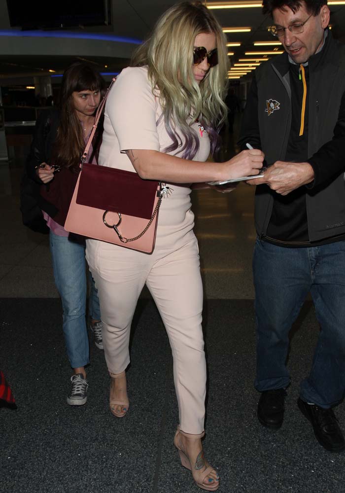 Kesha's ankle zip pants