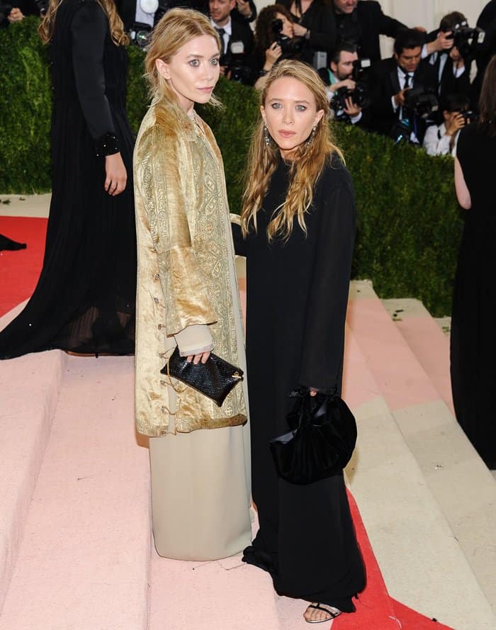 Ashley and Mary Kate Olsen at the Metropolitan Museum of Art Costume Institute Gala: Manus x Machina: Fashion in an Age of Technology at the Met Museum in New York on May 2, 2016