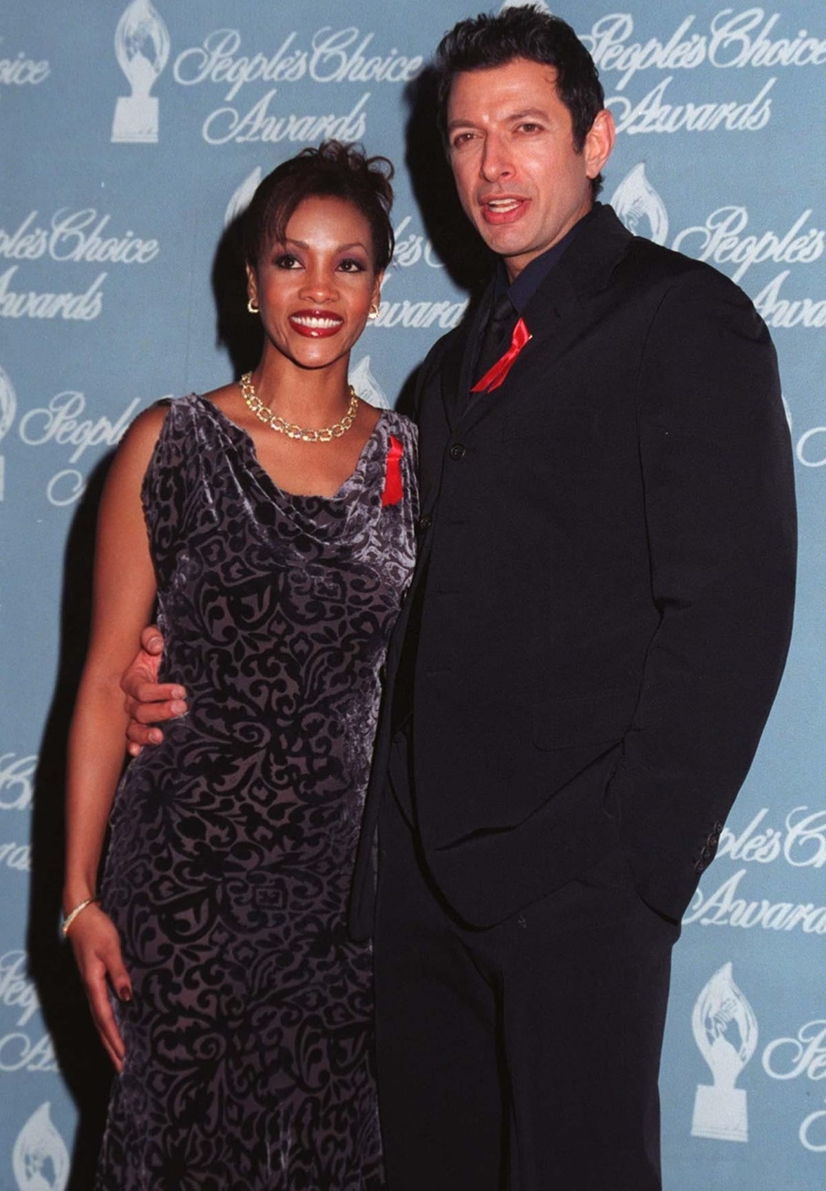 Vivica A. Fox and her Independence Day co-star Jeff Goldblum on the red carpet at the 23rd People’s Choice Awards in Pasadena, California, in January 1997