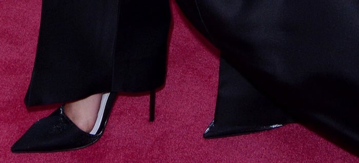 Selma Blair steps out in classic pointed-toe black pumps, perfectly showcasing her size 7 (US) feet