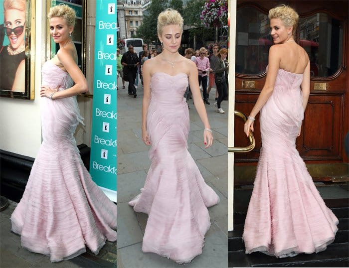 At the London press night, Pixie channeled timeless romance in a blush-pink Luisa Beccaria mermaid gown styled with De Beers jewelry and subtle satin heels that complemented the gown’s ethereal tone