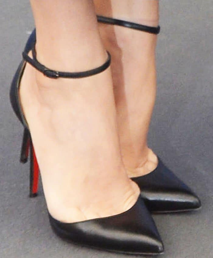 Amy Adams wearing classic Christian Louboutin "Uptown" pumps