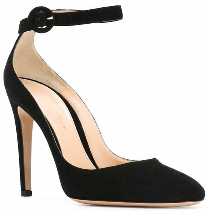 Black Gianvito Rossi "Virna" Pumps