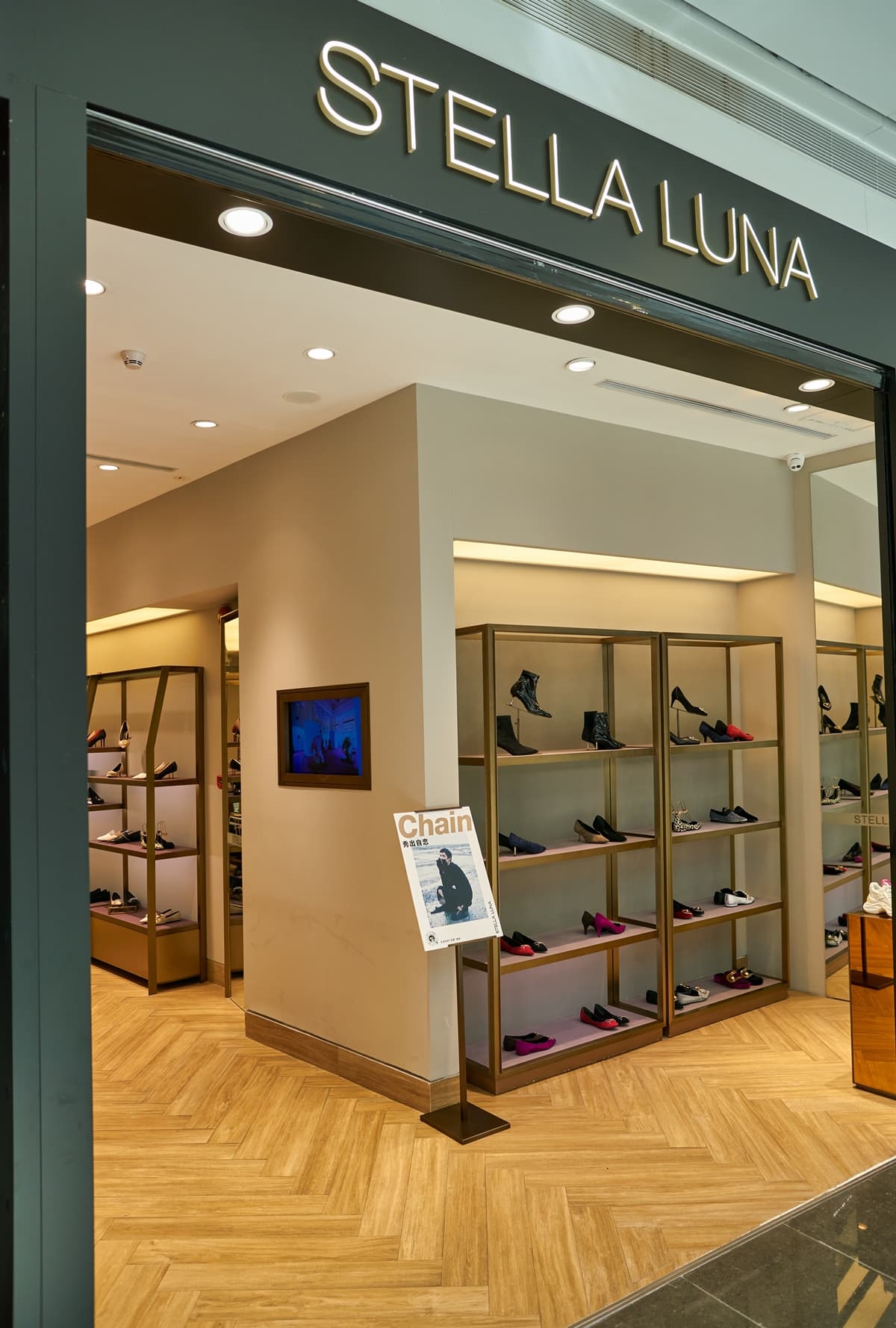 Stella Luna luxury shoes from the footwear brand founded in 2006 by Stella International Holdings
