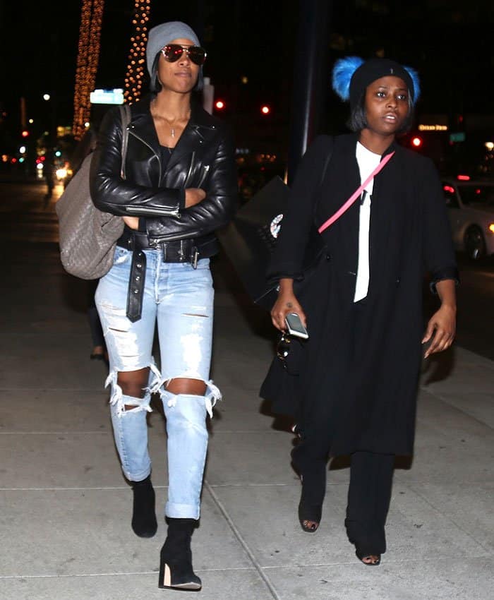Kelly Rowland goes Christmas shopping with a friend in Beverly Hills on December 20, 2016