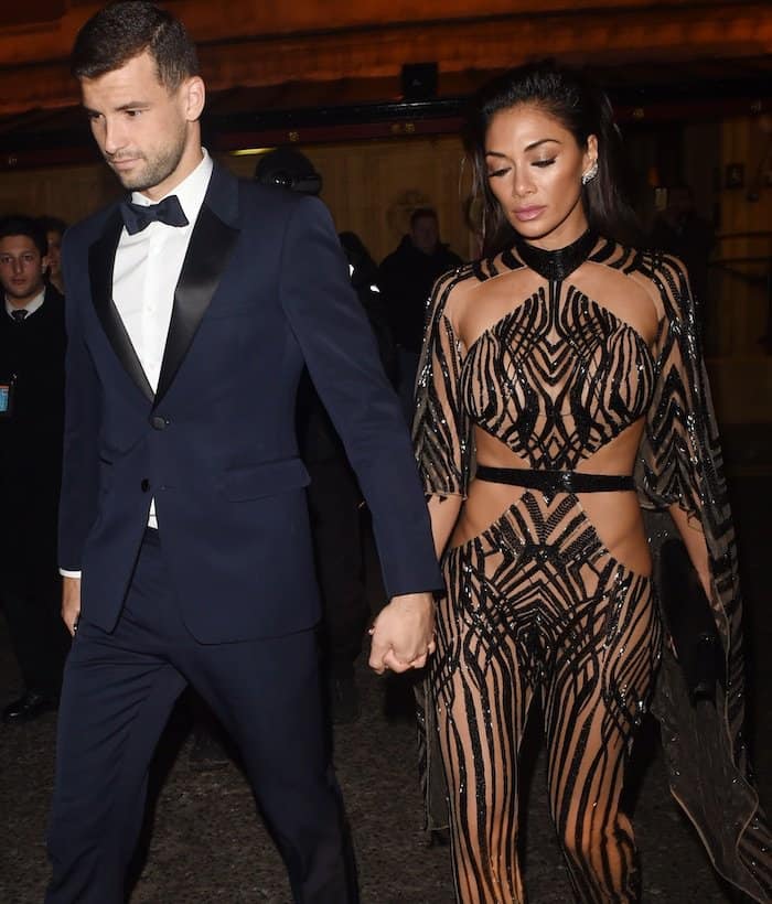 Nicole and boyfriend Grigor Dimitrov walk hand-in-hand towards Royal Albert Hall for The Fashion Awards 2016