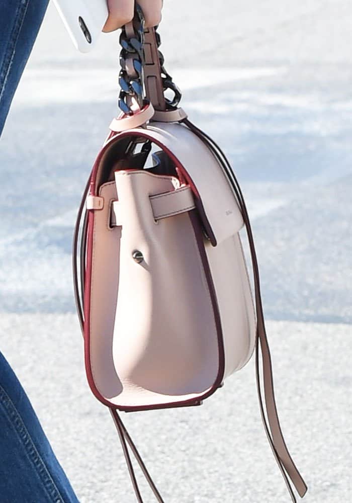 Detail of Jessica Biel's on-the-go bag: the sophisticated 'Angel' tote from designer Elena Ghisellini, a perfect blend of style and practicality