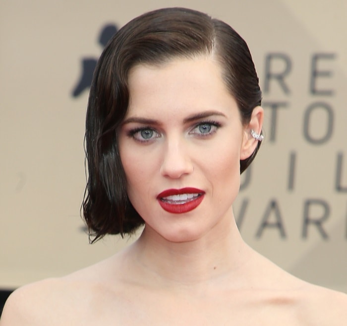 Allison Williams wearing Ana Khouri's ‘Mirian’ diamond ear cuff