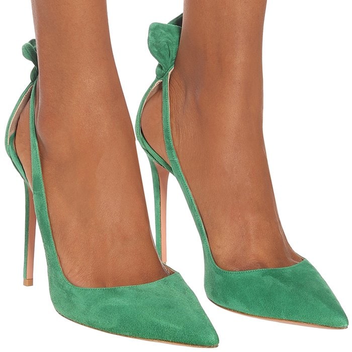 Channeling the glamour of French screen sirens, the Deneuve 105 pumps from Aquazzura come in a rich "Couture" green