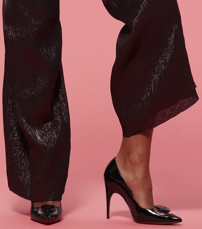 Moon features a low cut vamp with a round that attaches to a strip of clear PVC right above the décolleté of the toes, seeming to float like the moon in the sky
