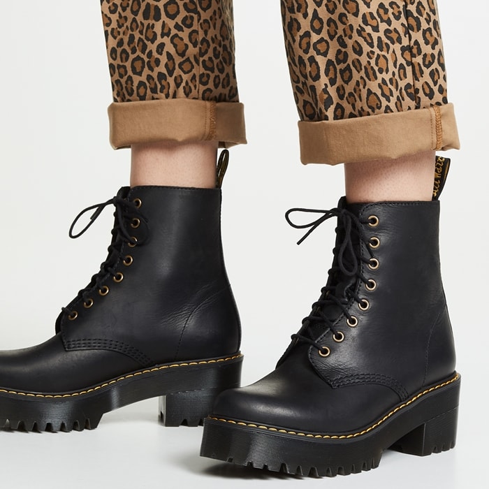Styled with cuffed leopard-print trousers, the Shriver Hi’s deep commando tread and streamlined silhouette highlight its balance of rugged traction and refined, dress-friendly proportions