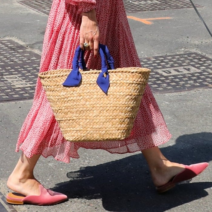 A closer look at Palermo’s pink velvet Le Monde Bèryl Venetian Mules shows their pointed silhouette, open back, and contrasting layered heel