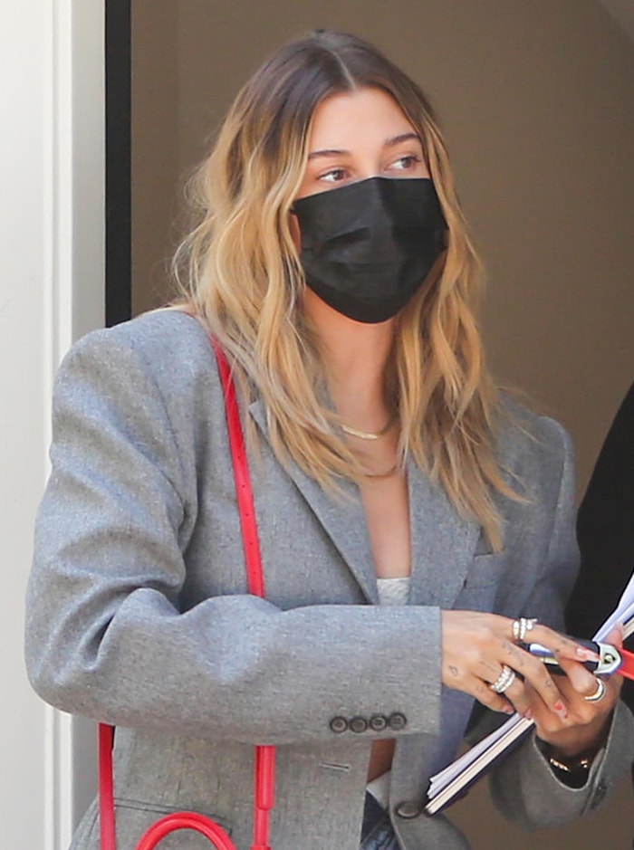 Hailey Bieber wears her hair down in loose waves