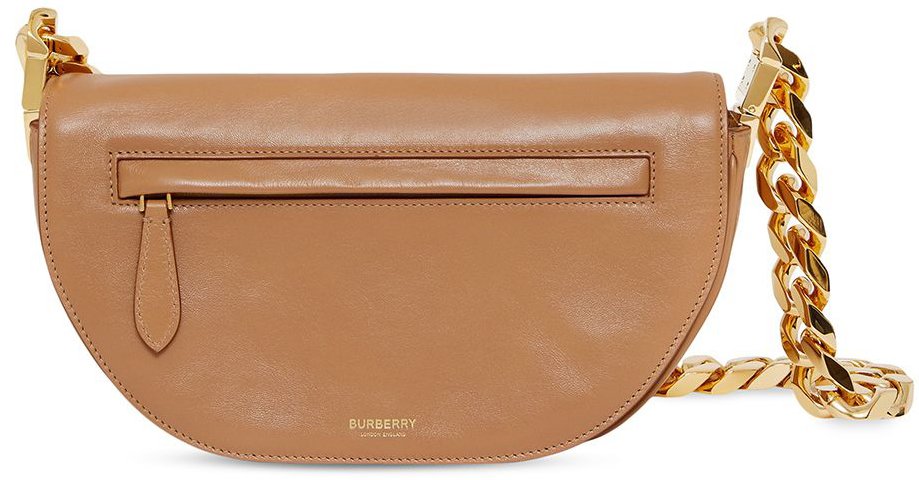 Inspired by Olympia London, Burberry's Olympia features a distinct curved shape accented with a chunky chain-link