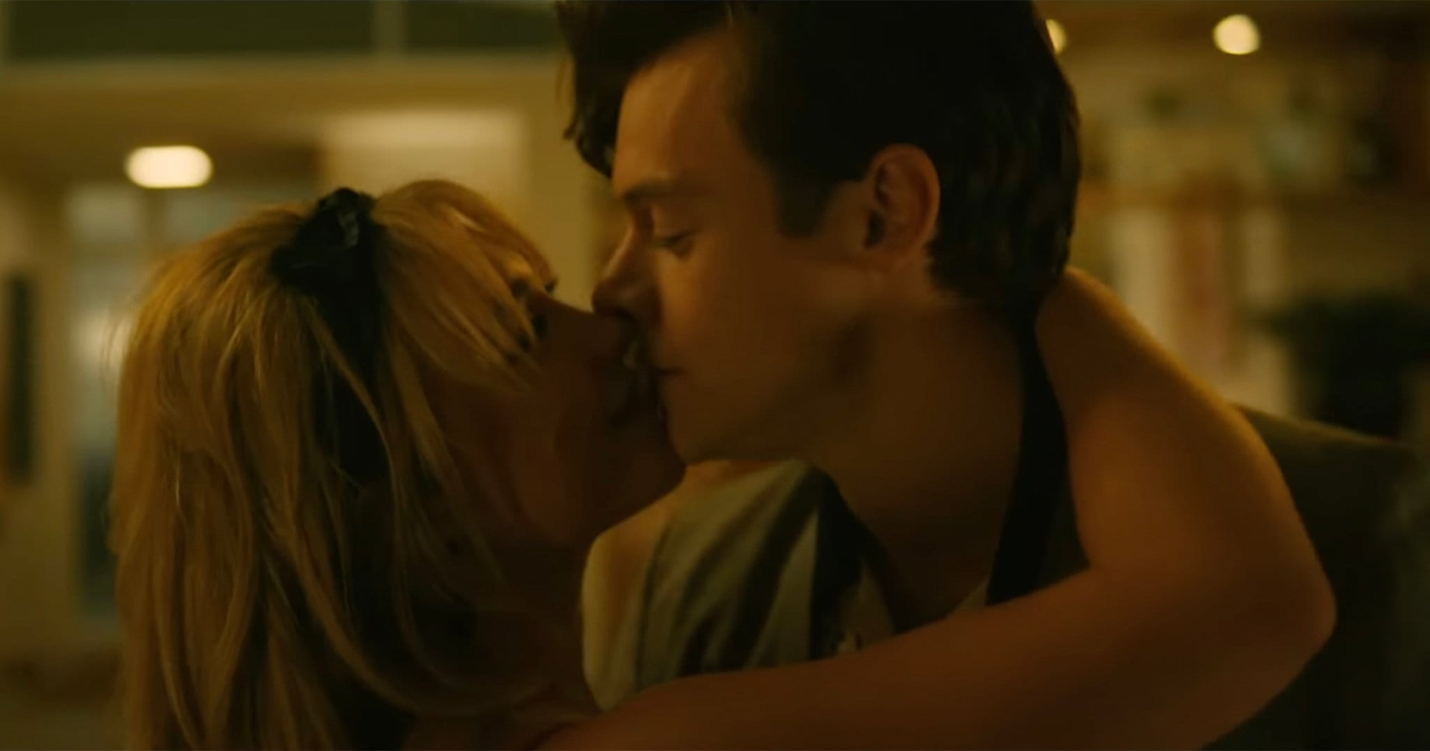 Florence Pugh and Harry Styles share a steamy kiss in Don't Worry Darling, directed by Harry's girlfriend Olivia Wilde