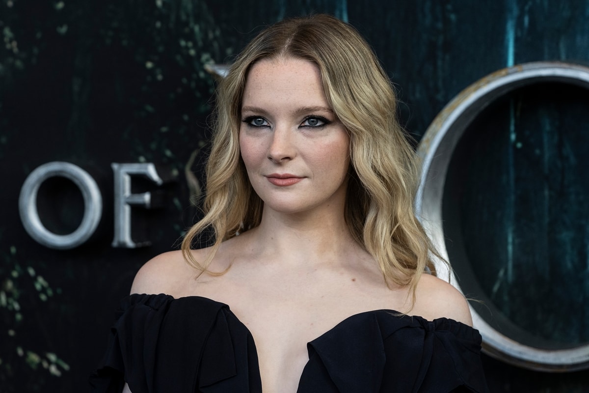 Welsh actress Morfydd Clark portrays Galadriel, the "Lady" of the woods of Lothlórien and one of the greatest of the Elves in Middle-earth