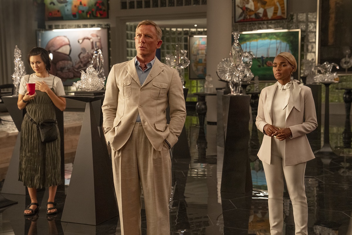 Glass Onion: A Knives Out Mystery amassed 209.40 million hours watched in its first ten days on Netflix