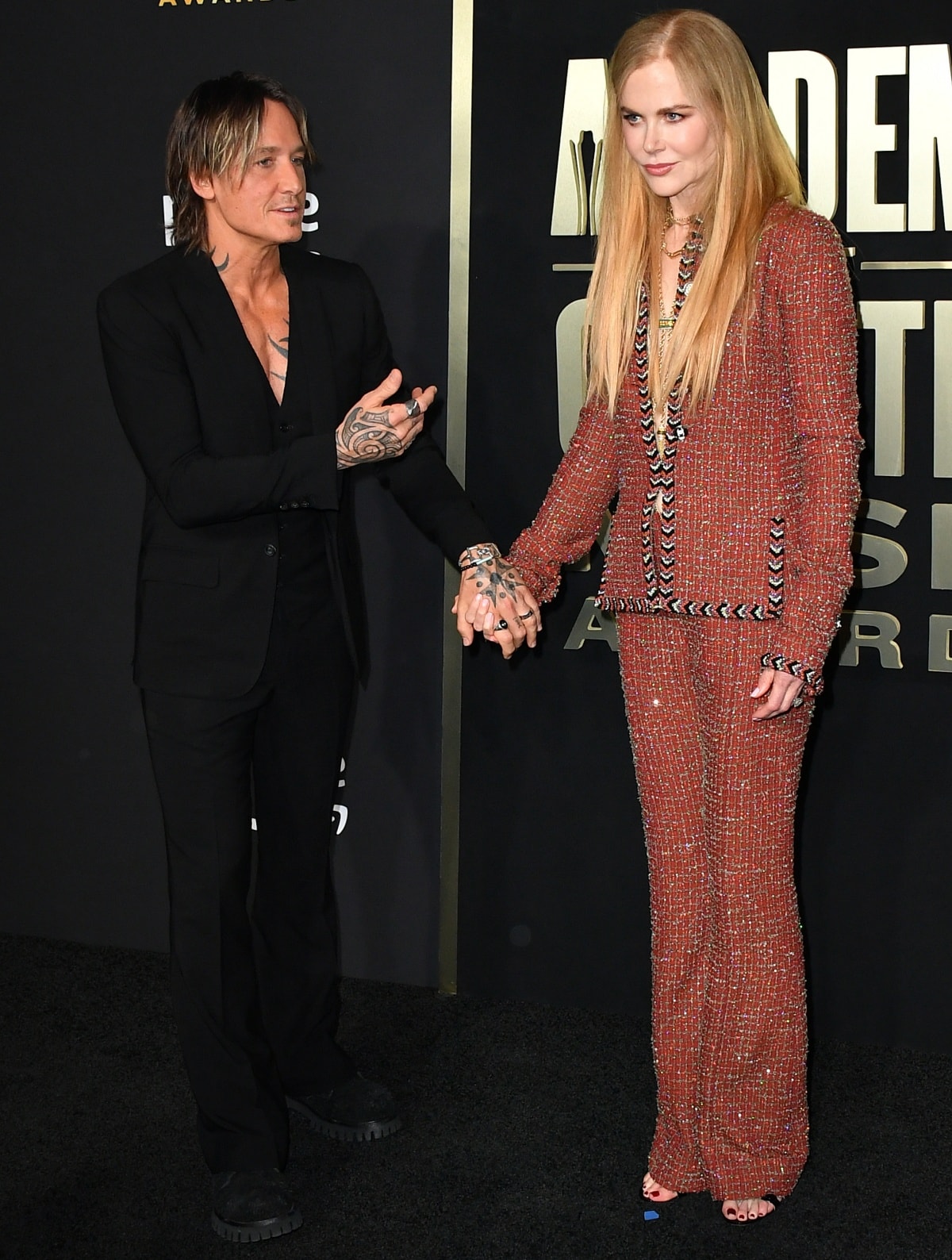 Keith Urban stated that the keys to his strong relationship with his wife Nicole Kidman are balance and always prioritizing their family