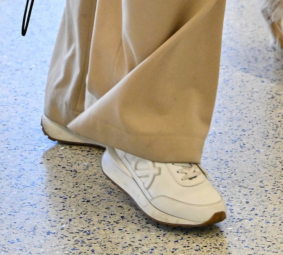 Naomi Watts completes her neutral ensemble with the comfy vegan Loci Fusion sneakers